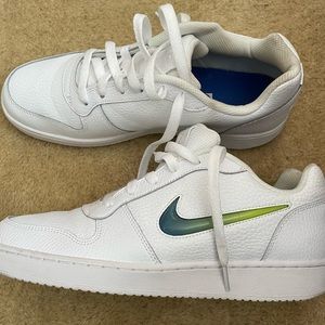 Men’s White Leather Nike Sneakers